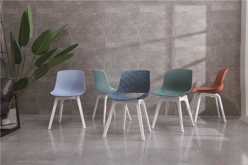 Déclassification du marché, meubles nordiques 台州芽尖 飞越队 林迪迪